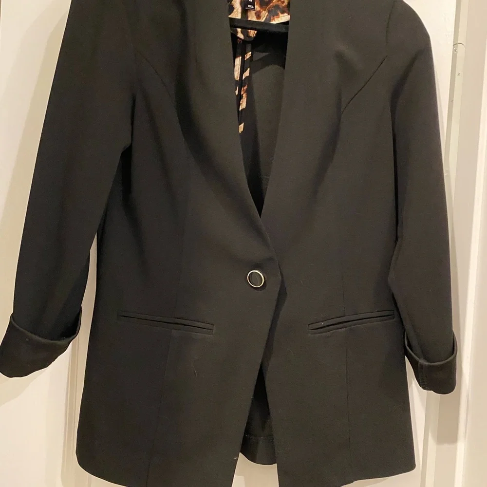 Dressbarn Black Women's Blazer with Leopard Lining - Picture 4 of 7